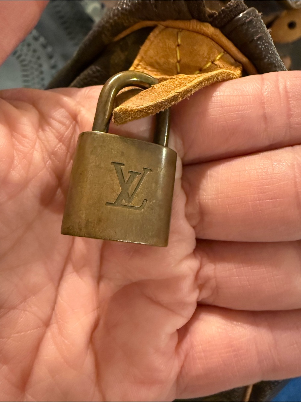 Louis Vuitton Vintage Monogram Speedy 30 - Picture 8 of 11